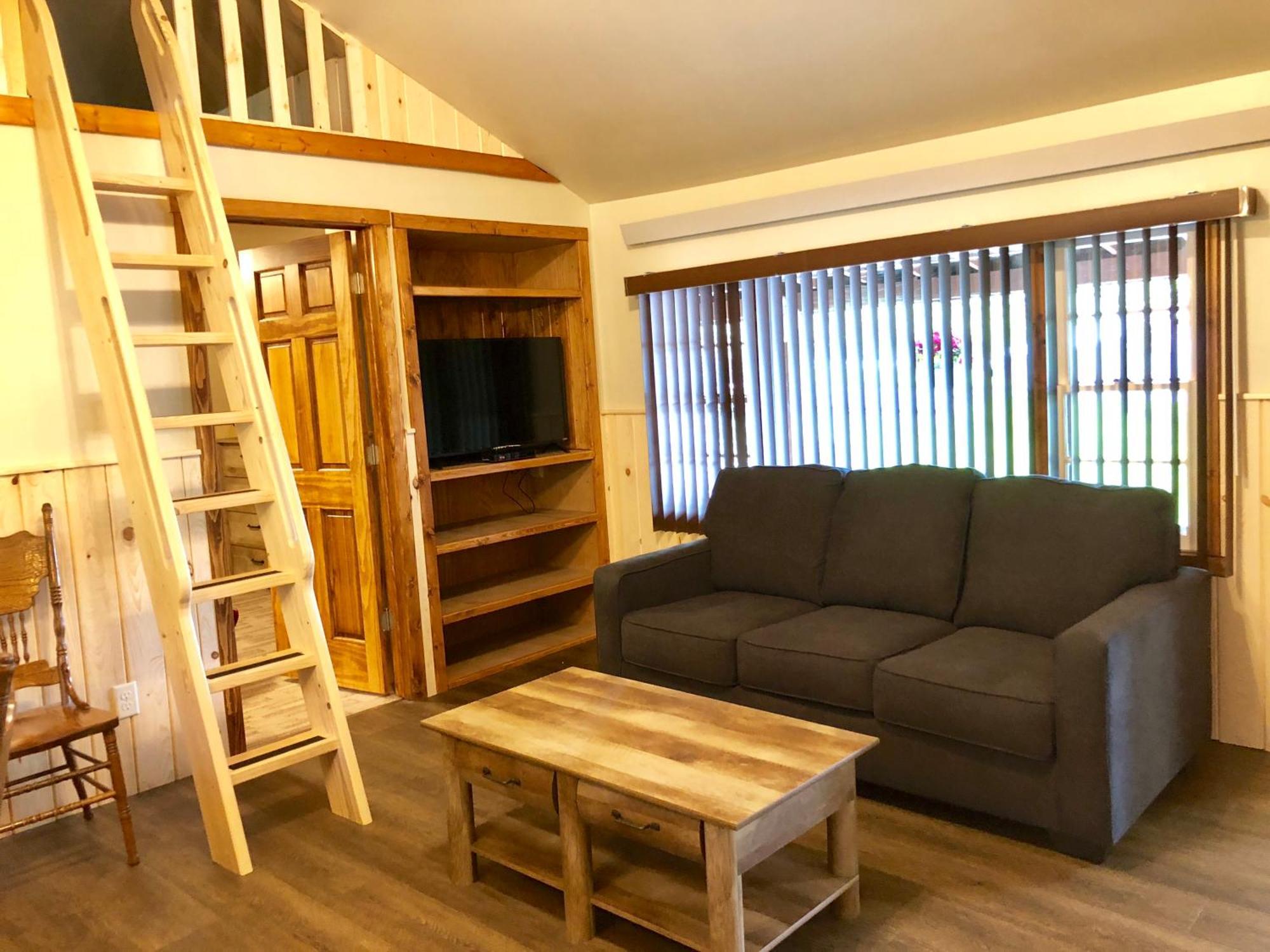 Rockerville Lodge & Cabins 奇斯顿 客房 照片