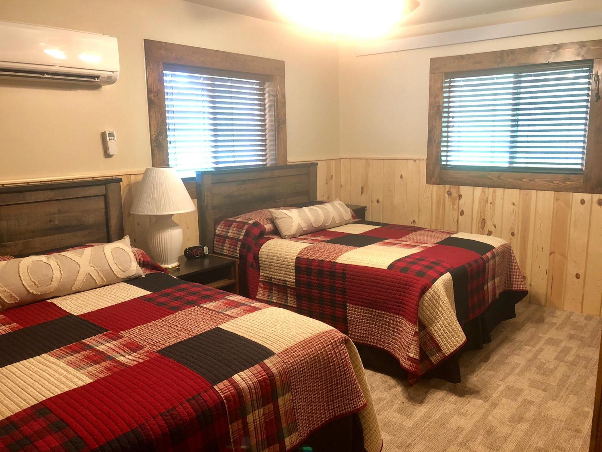 Rockerville Lodge & Cabins 奇斯顿 客房 照片