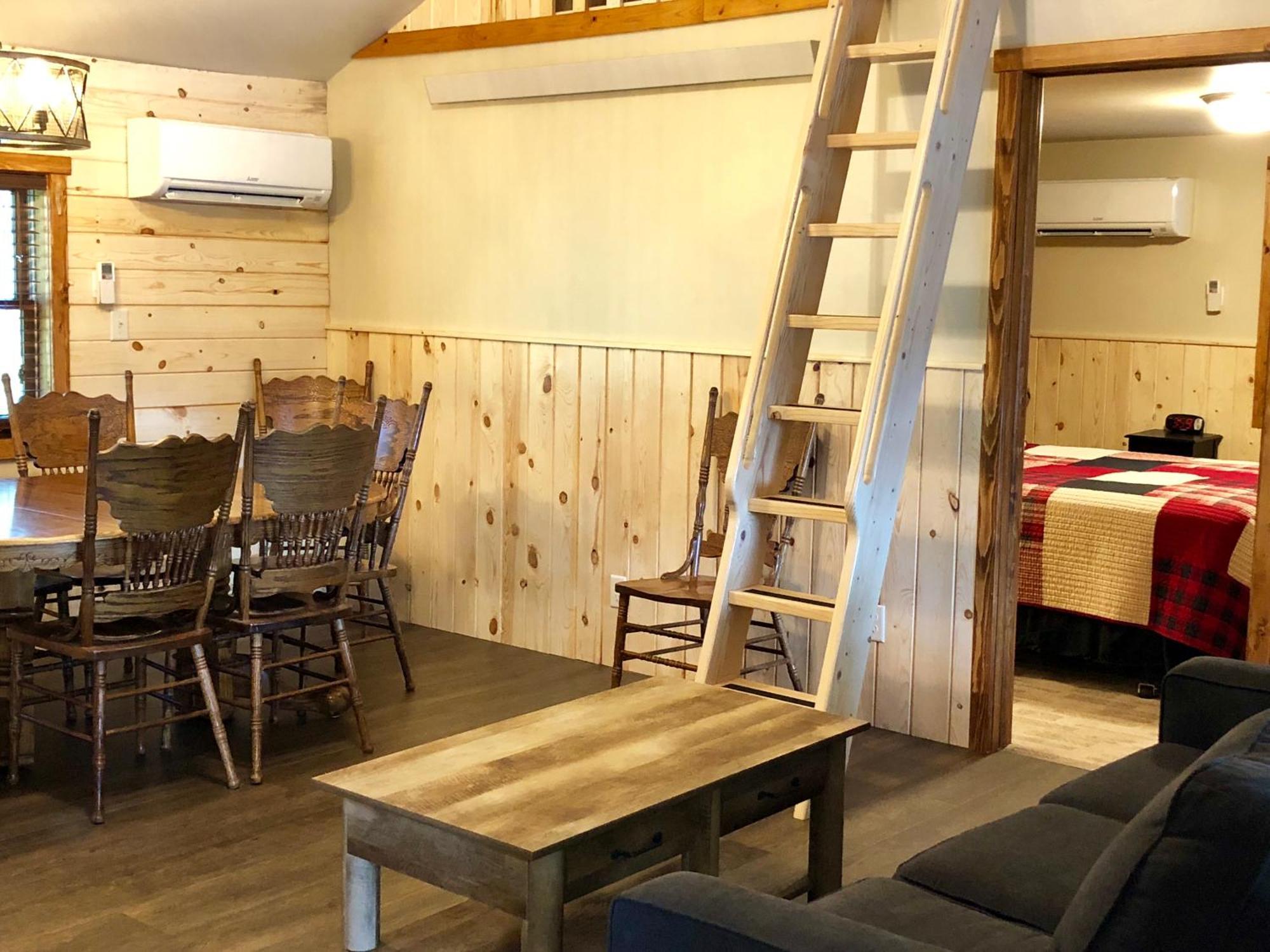 Rockerville Lodge & Cabins 奇斯顿 客房 照片