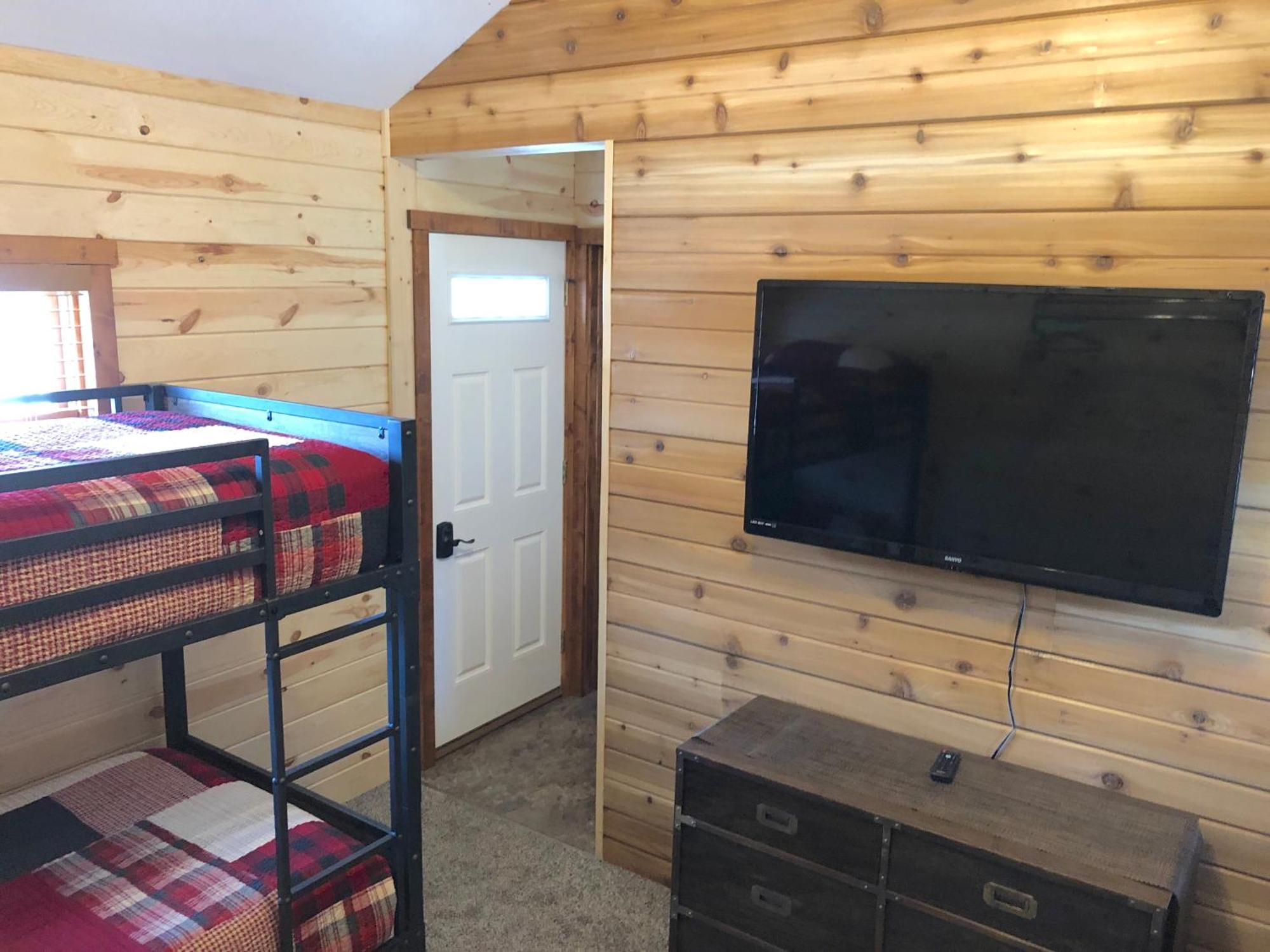 Rockerville Lodge & Cabins 奇斯顿 外观 照片
